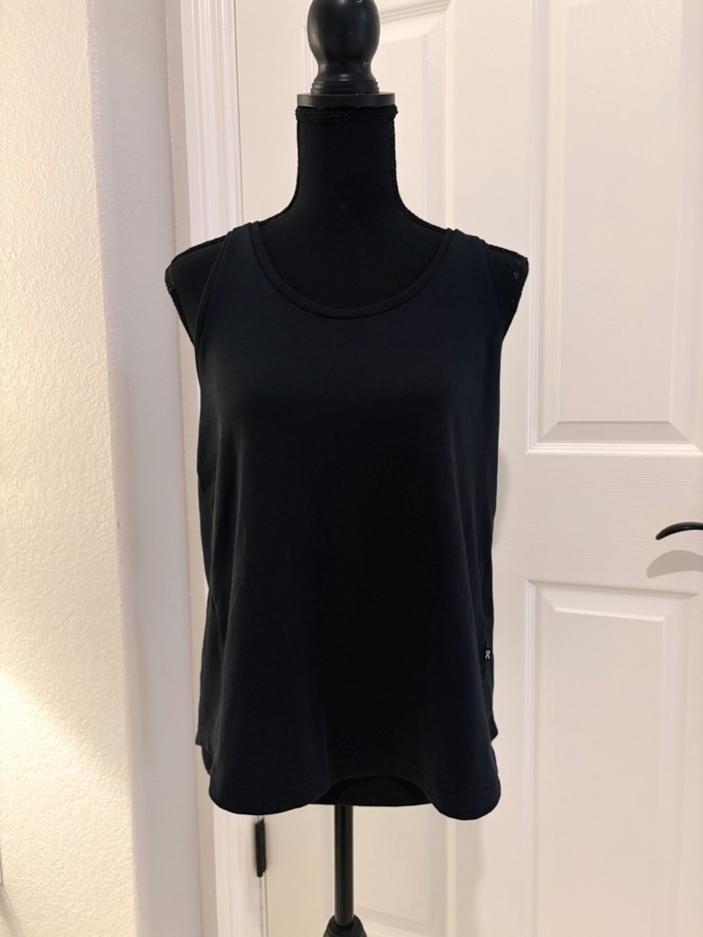 On Running | Run on  Clouds Focus Tank Black Women’s Medium